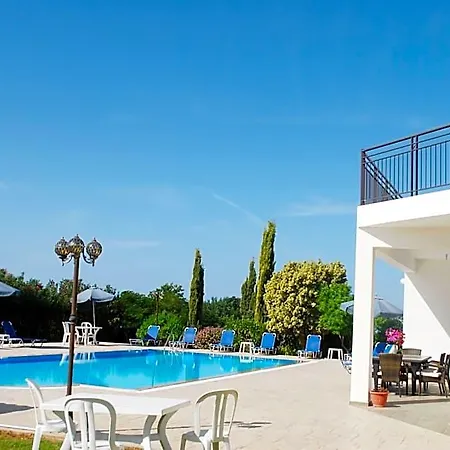 Impressive Large Huge Heated Pool Garden Hotel Peyia