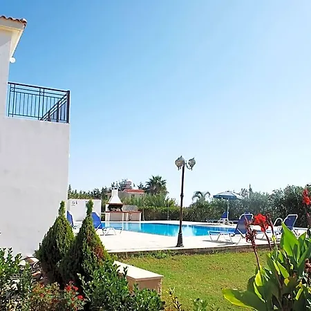 Impressive Large Huge Heated Pool Garden 2* Peyia