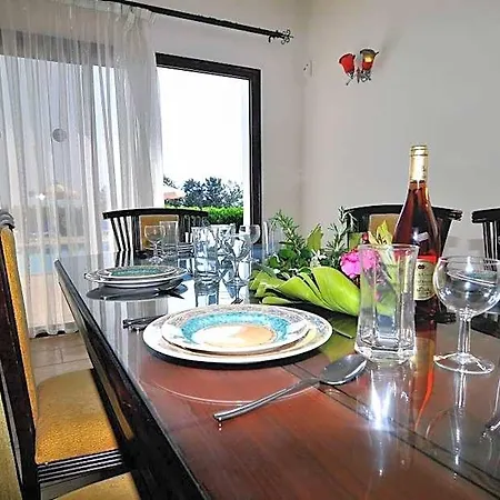 Impressive Large Huge Heated Pool Garden Hotel Peyia