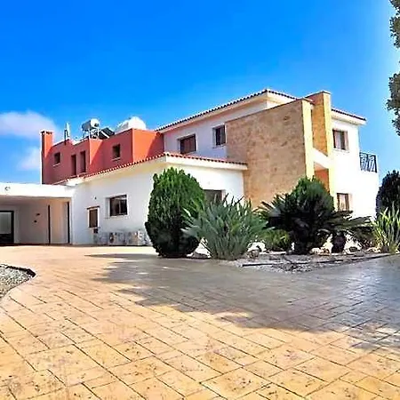 Impressive Large Huge Heated Pool Garden Hotel Peyia